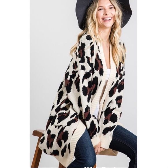 GeeGee Luxe Leopard Print Front Pocket Cardigan Sweater Size Medium Brand New - Picture 3 of 7